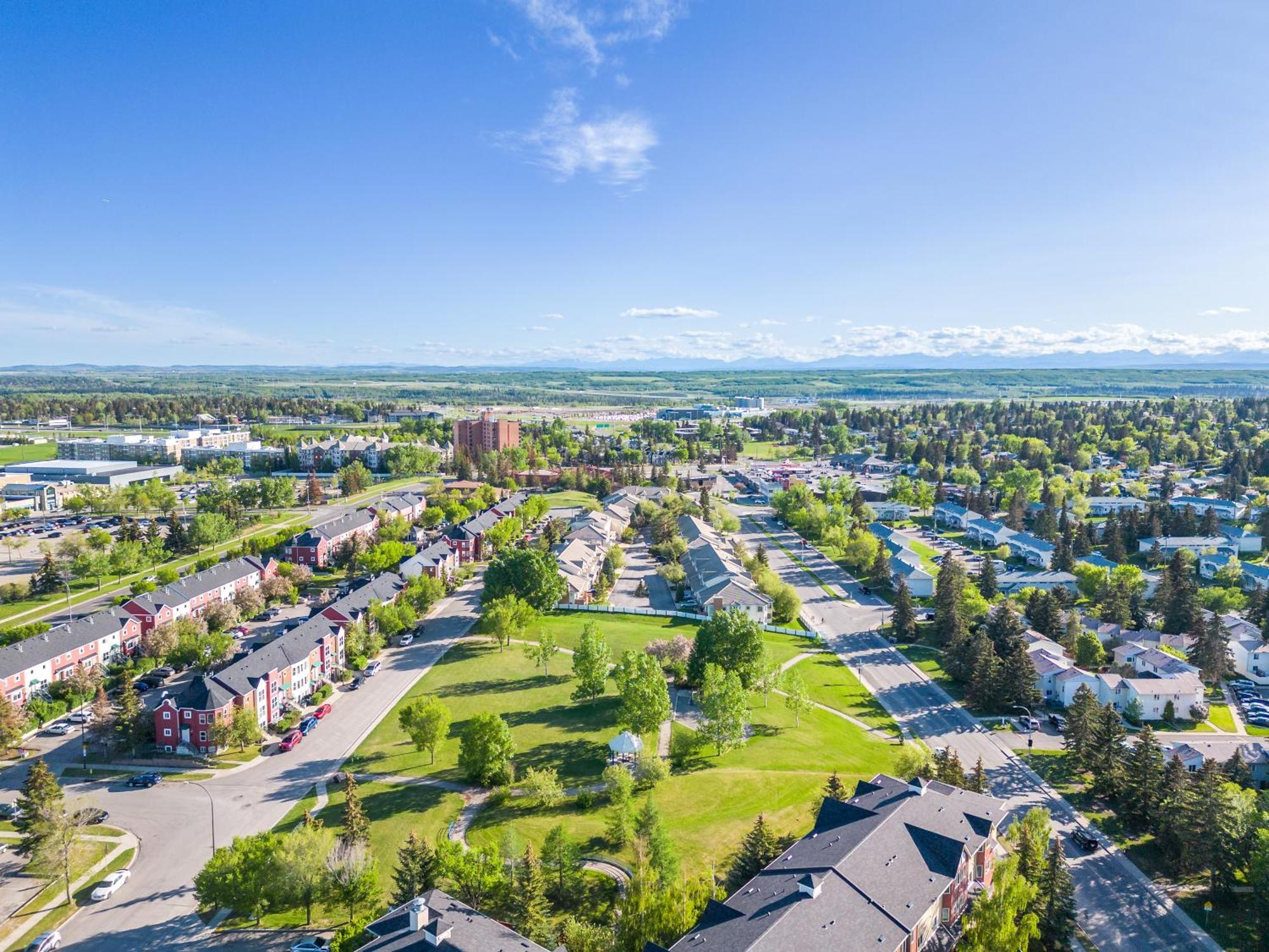 شقة Stylish Unit In Historic Currie YYC المظهر الخارجي الصورة