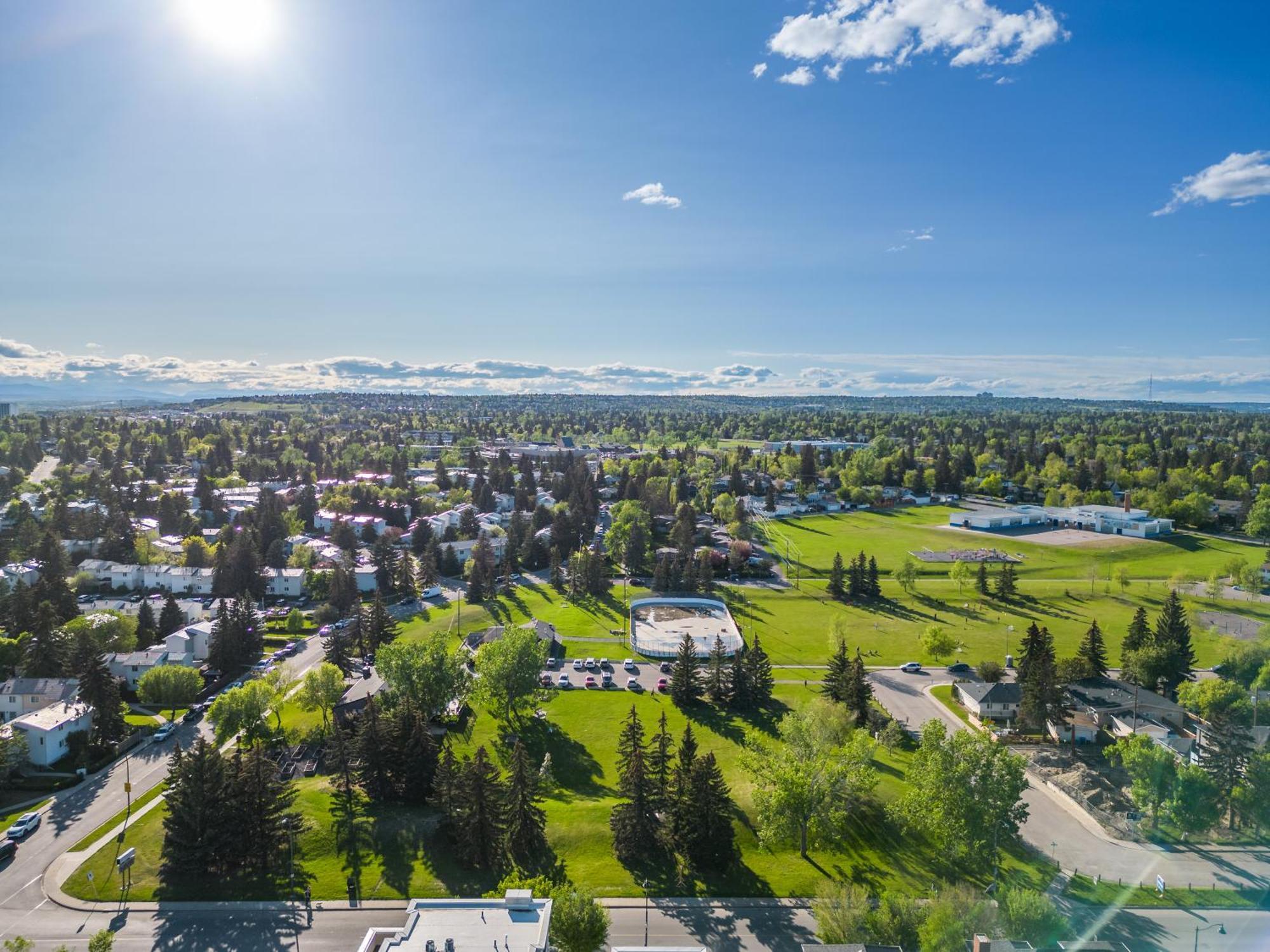 شقة Stylish Unit In Historic Currie YYC المظهر الخارجي الصورة